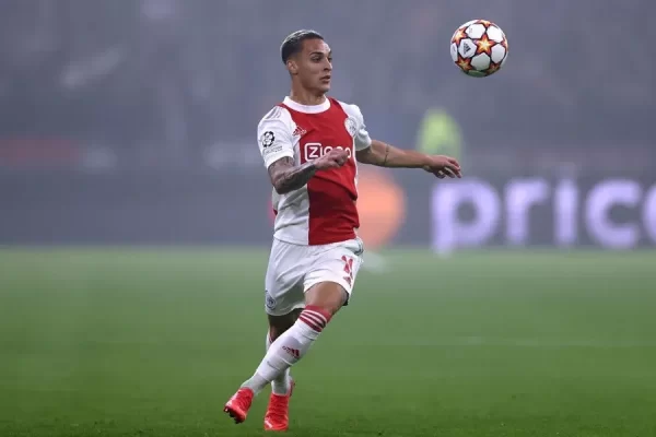 Anthony slams Ajax ready to let him go to Manchester United